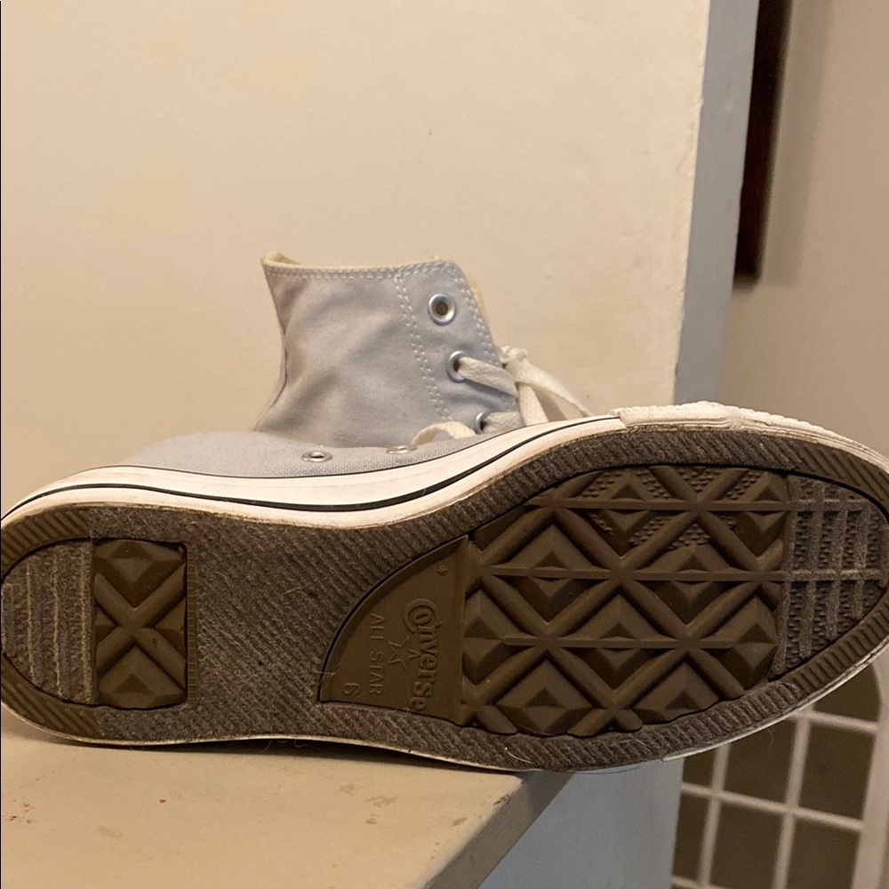 Converse - Picture 2 of 3